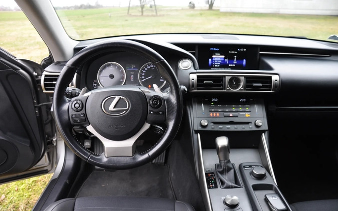 Lexus IS cena 76260 przebieg: 140000, rok produkcji 2015 z Mława małe 232